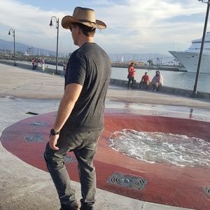 Meet your Posher, Zev